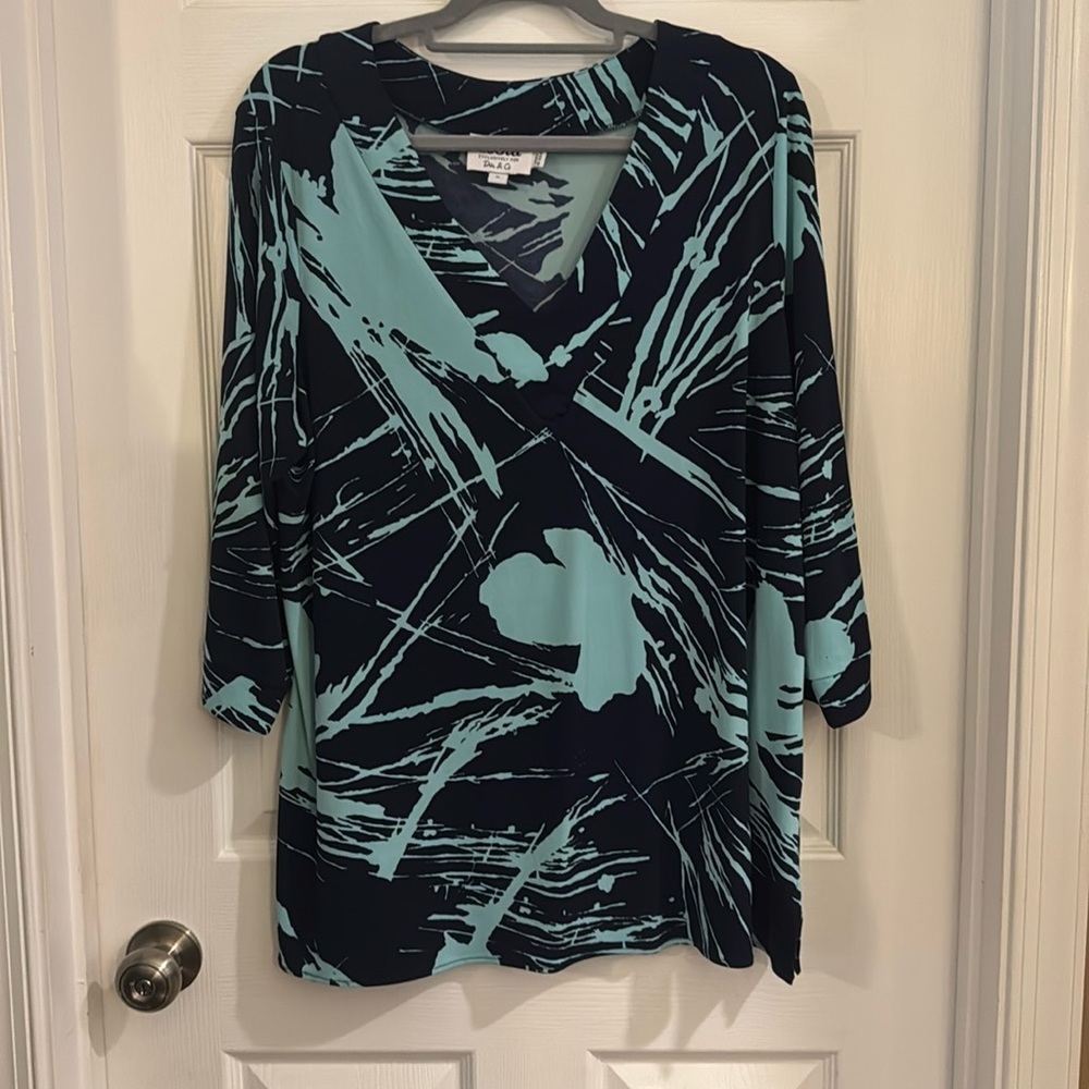 Leota Navy and Turquoise Pullover V-Neck Flowing Blouse with Split Hem 2XL